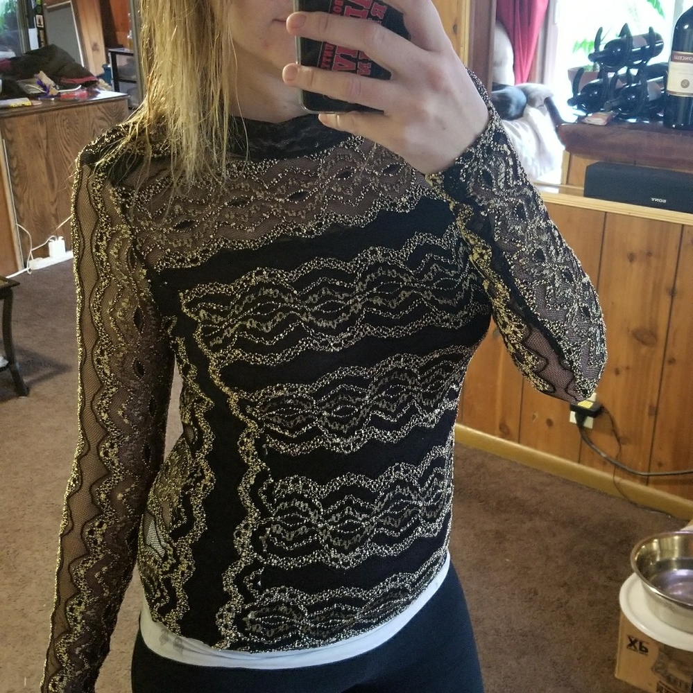 Black and Gold Lace Top - Picture 4 of 8